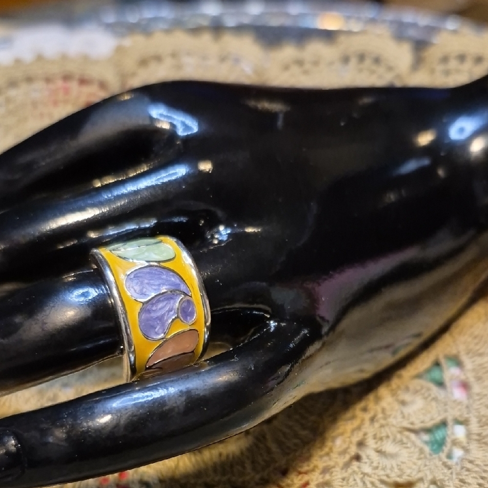 DaVinci Enamel Leaf Ring in Yellow and Purple